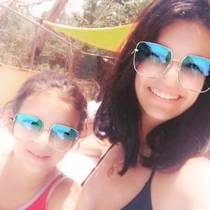 Meet your Posher, Adriana